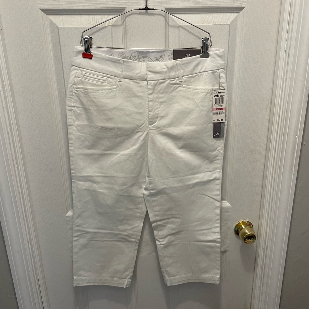 NWT White capris